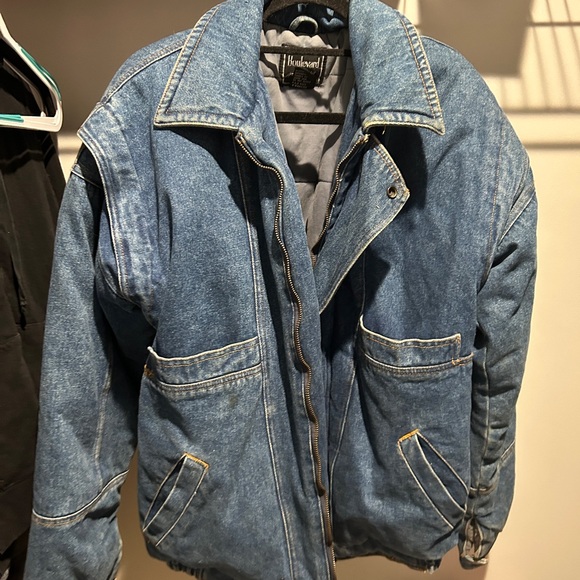 Oversized Blue Jean Jacket with Vintage-Inspired Style - Picture 5 of 6